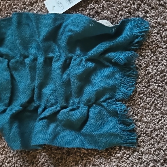 NEW Ann Taylor Loft Teal Ruffle Scarf - Picture 2 of 5